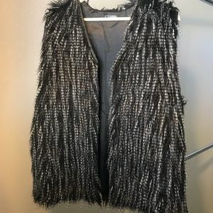 Lane Bryant faux feather vest black/white